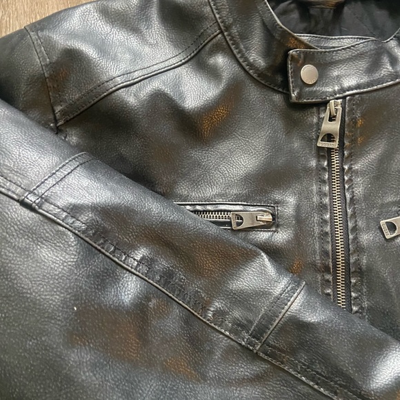 Mens XL leather jacket by Guess - Picture 3 of 4